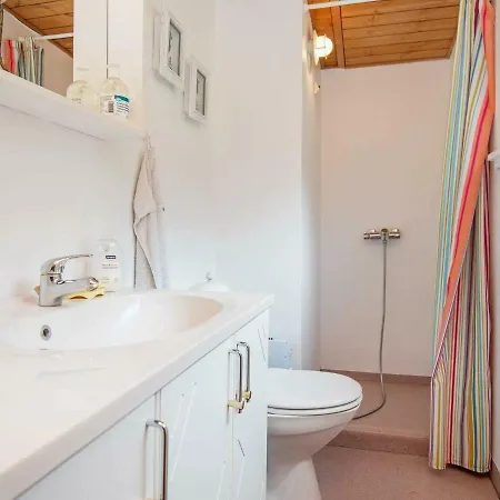 Holiday home Two-bedroom Holiday In Allingabro 4 *