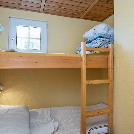 Two-bedroom Holiday In Allingabro 4 *